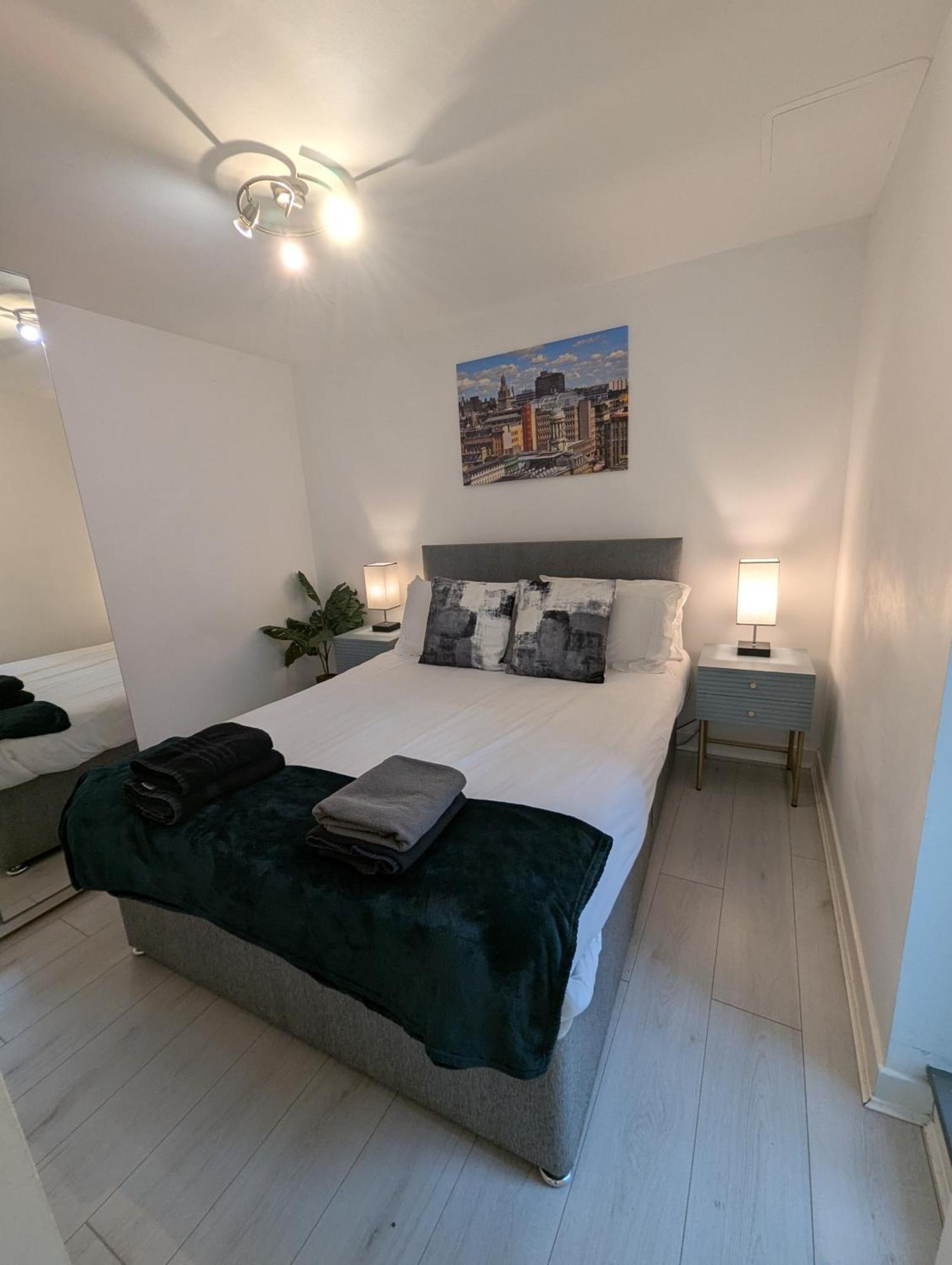 Glasgow City Centre Waterfront Apartment ภายนอก รูปภาพ