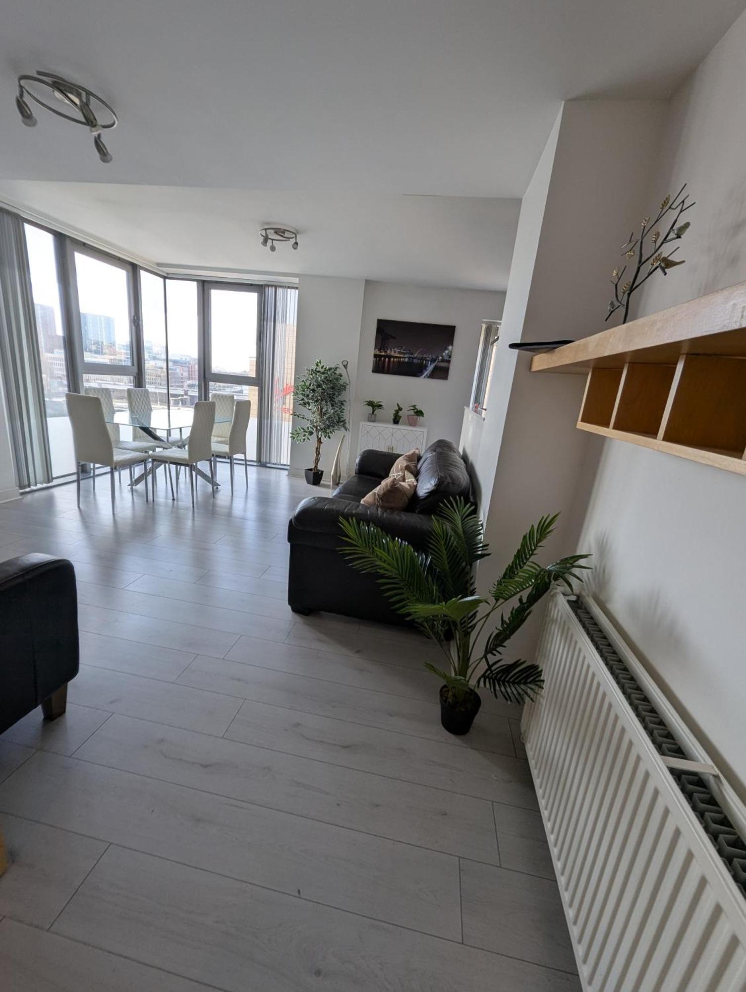 Glasgow City Centre Waterfront Apartment ภายนอก รูปภาพ