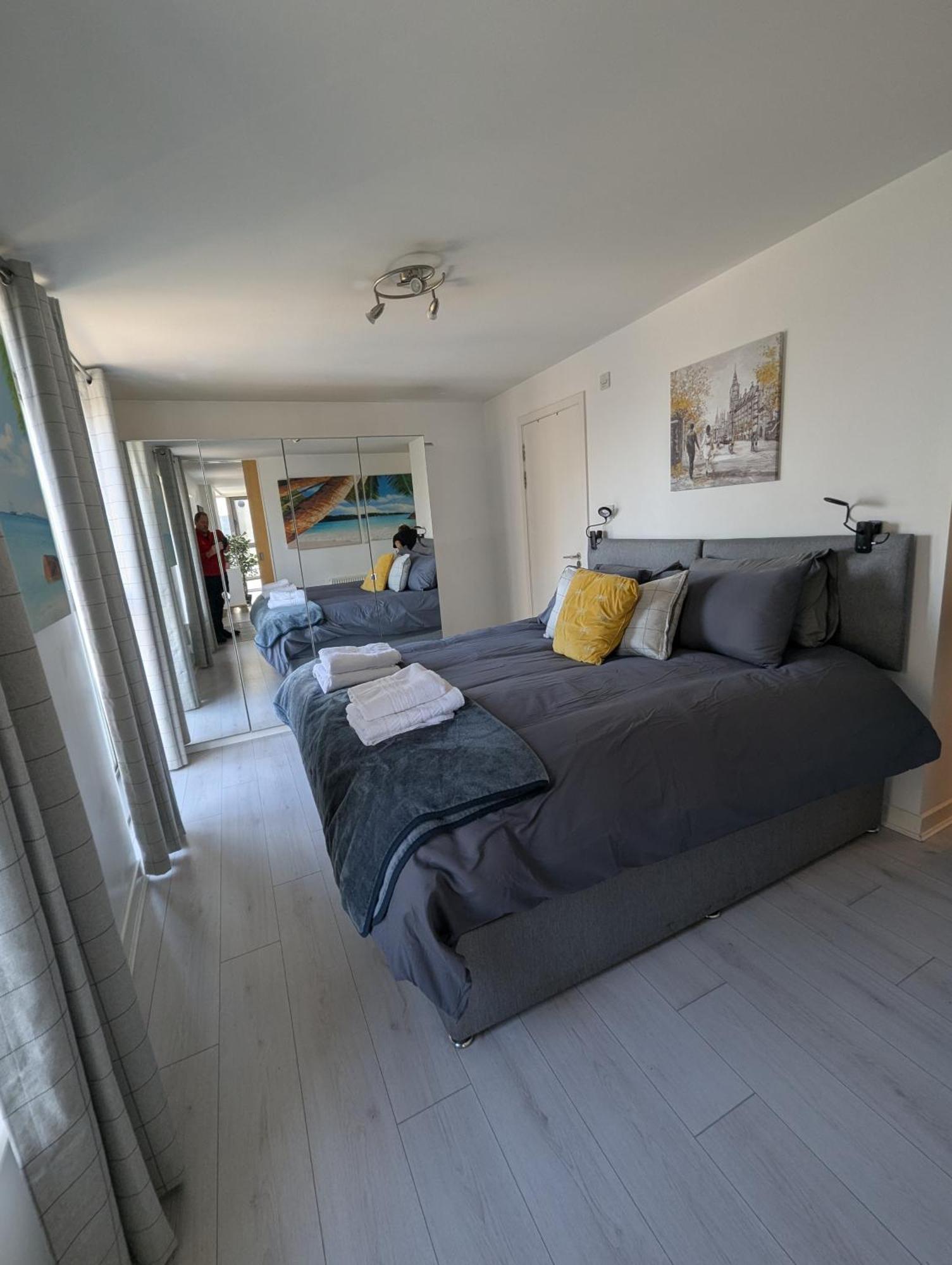 Glasgow City Centre Waterfront Apartment ภายนอก รูปภาพ